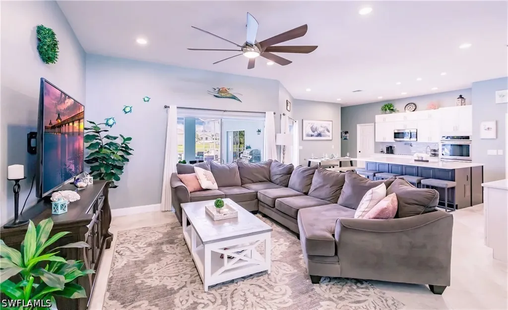 2910 SW 37th Terrace Cape Coral FL 33914