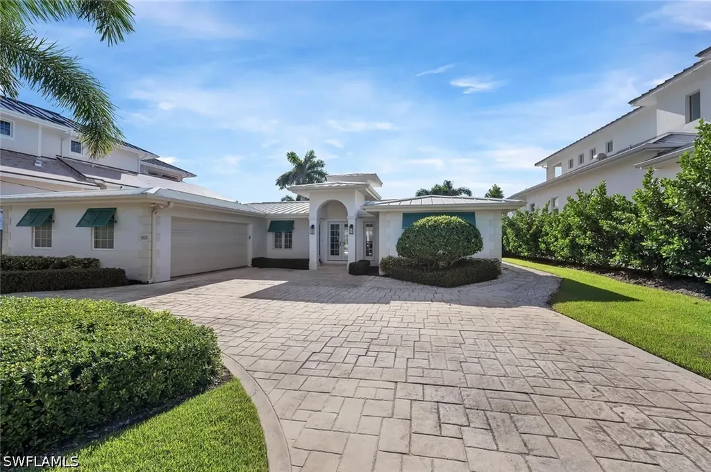 1925 Tarpon Road Naples FL 34102