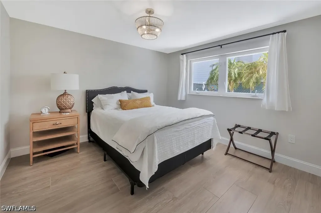 1925 Tarpon Road Naples FL 34102