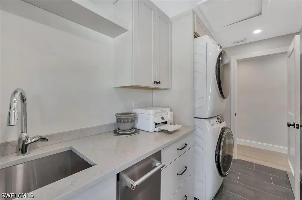 1925 Tarpon Road Naples FL 34102