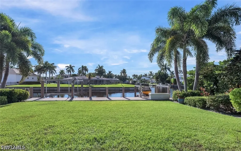 1925 Tarpon Road Naples FL 34102