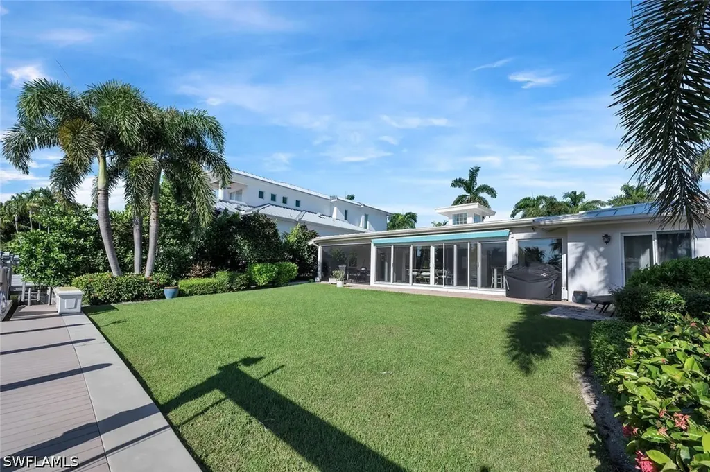 1925 Tarpon Road Naples FL 34102