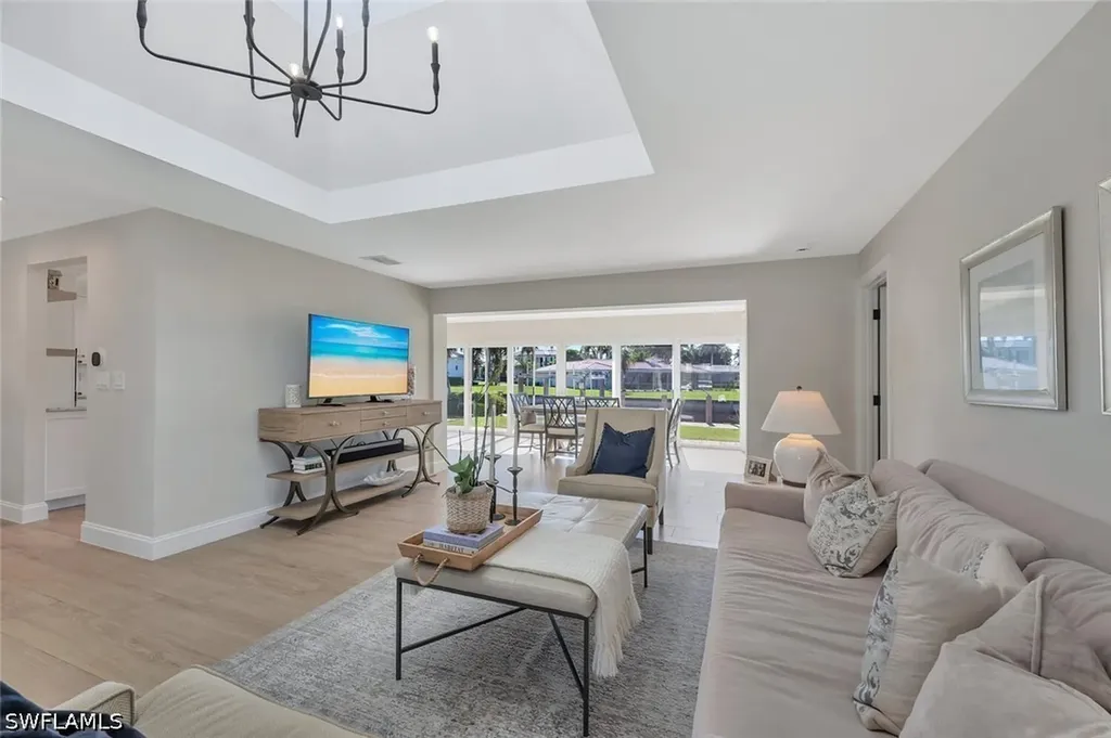 1925 Tarpon Road Naples FL 34102
