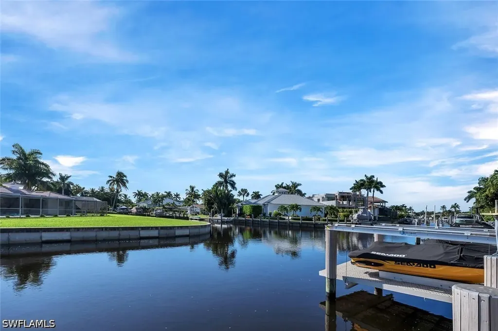 1925 Tarpon Road Naples FL 34102