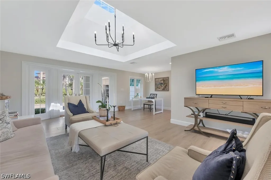 1925 Tarpon Road Naples FL 34102