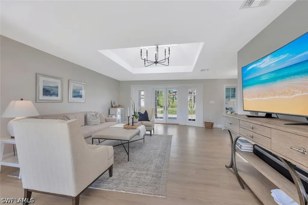 1925 Tarpon Road Naples FL 34102