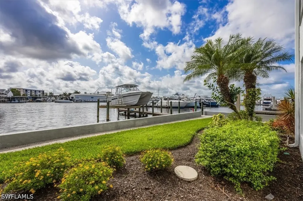 1100 8th Avenue S Naples FL 34102