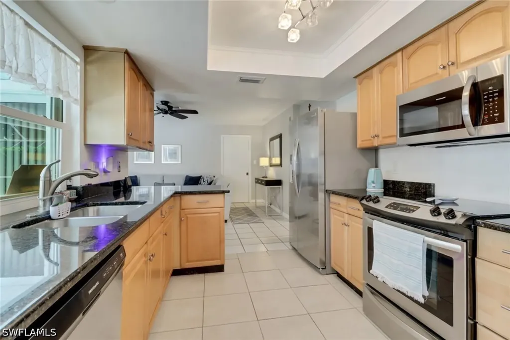 4556 Lakewood Boulevard Naples FL 34112
