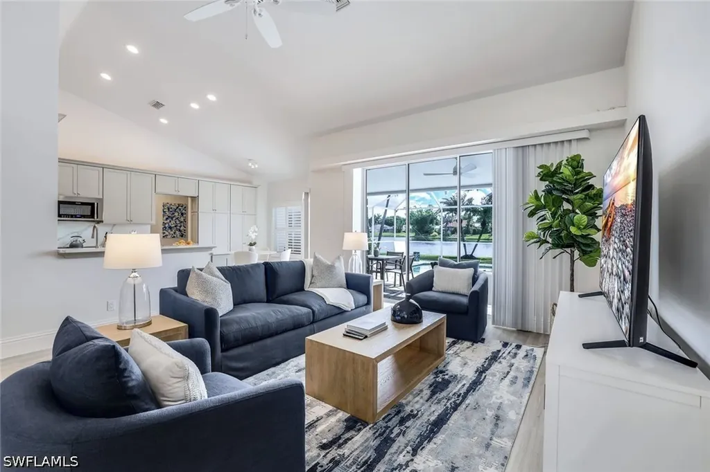 914 Marble Drive Naples FL 34104