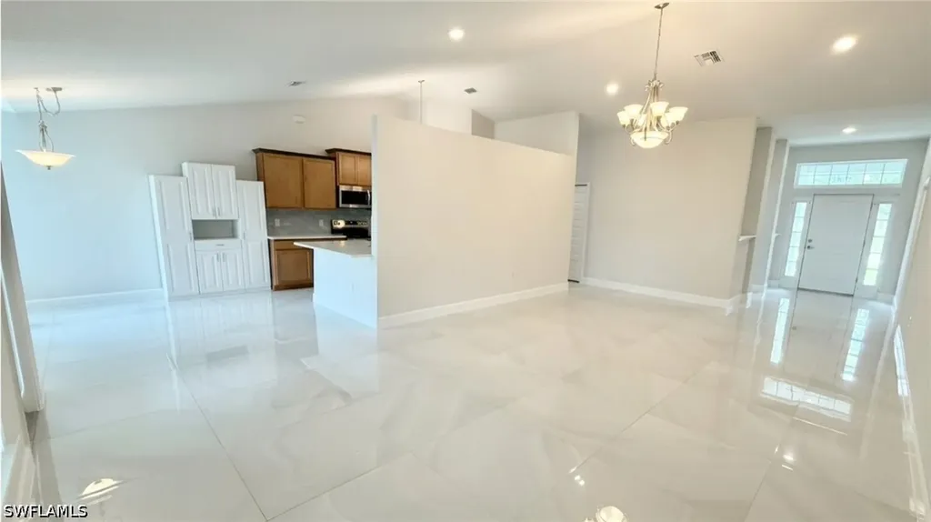372 Rockland Street Lee FL 33972