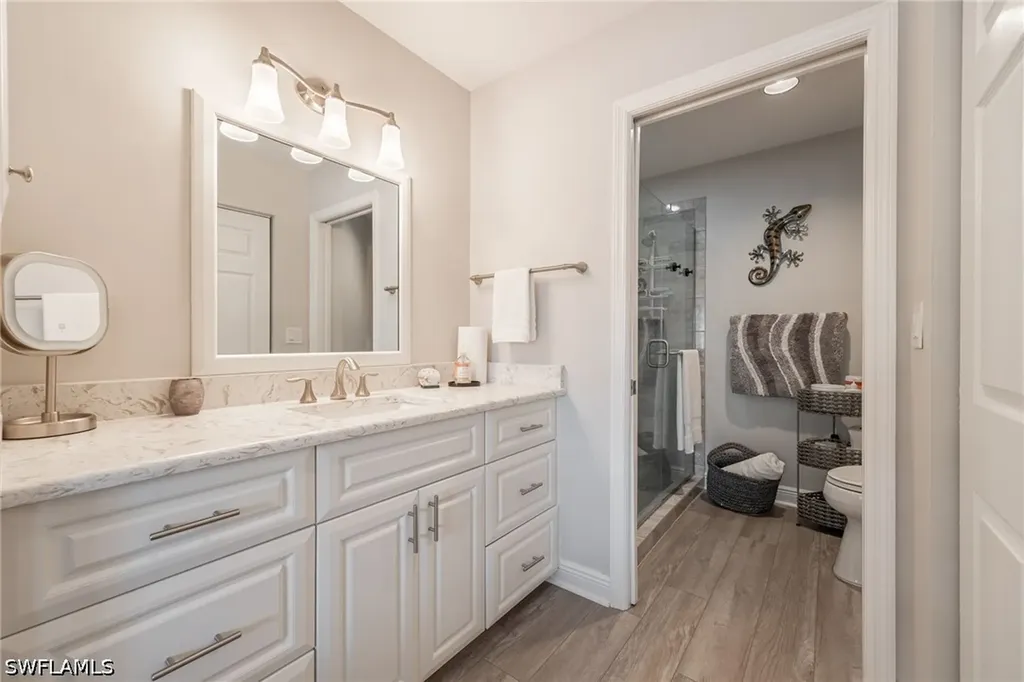 624 Windsor Square Naples FL 34104