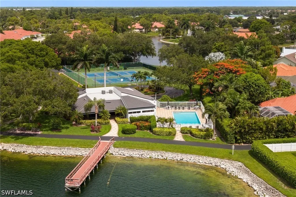 624 Windsor Square Naples FL 34104