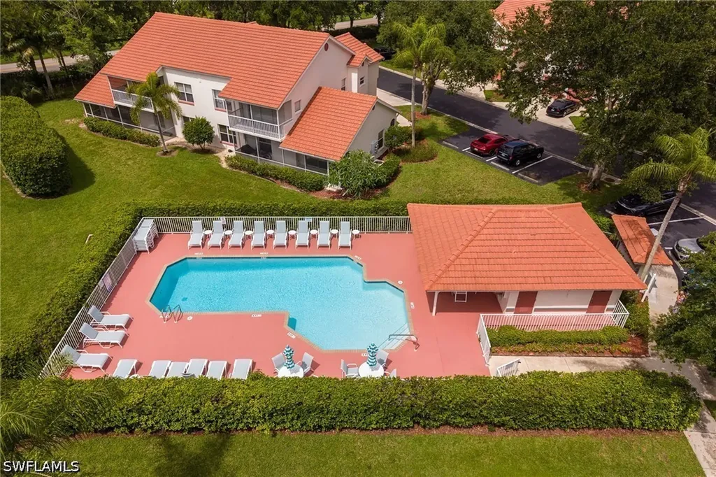 624 Windsor Square Naples FL 34104