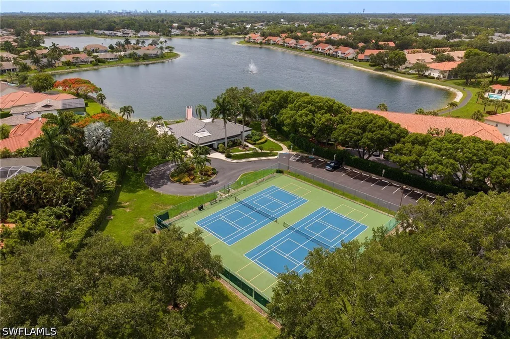 624 Windsor Square Naples FL 34104