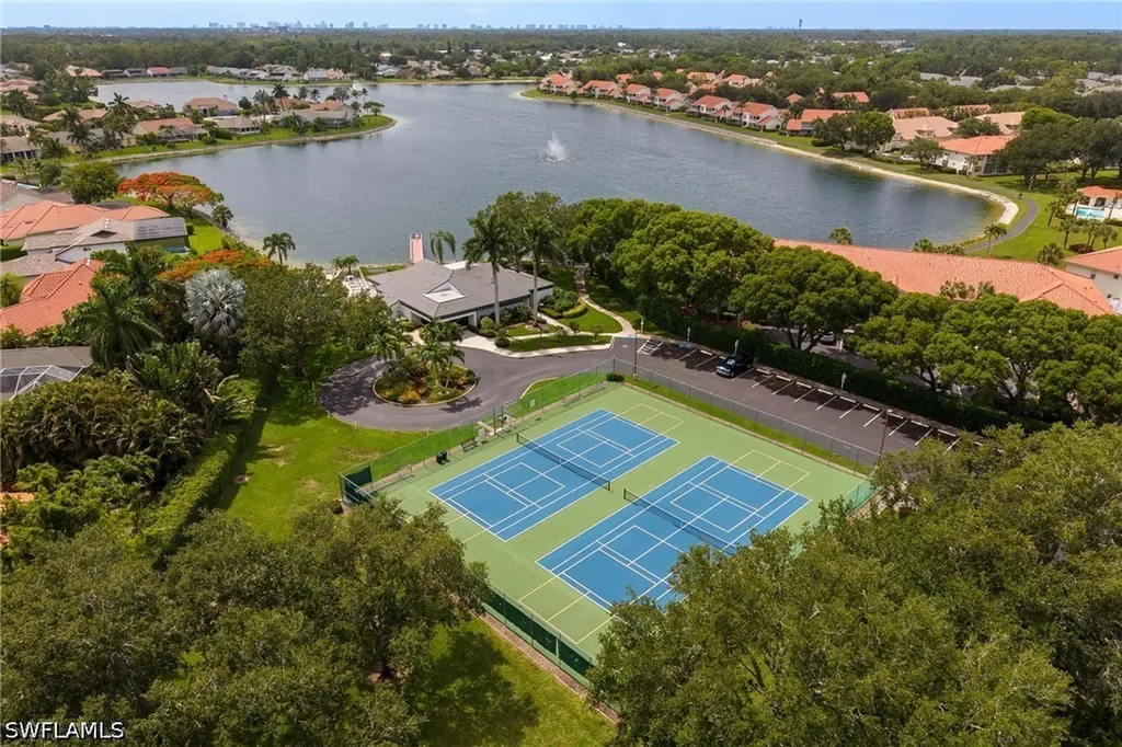 624 Windsor Square Naples FL 34104
