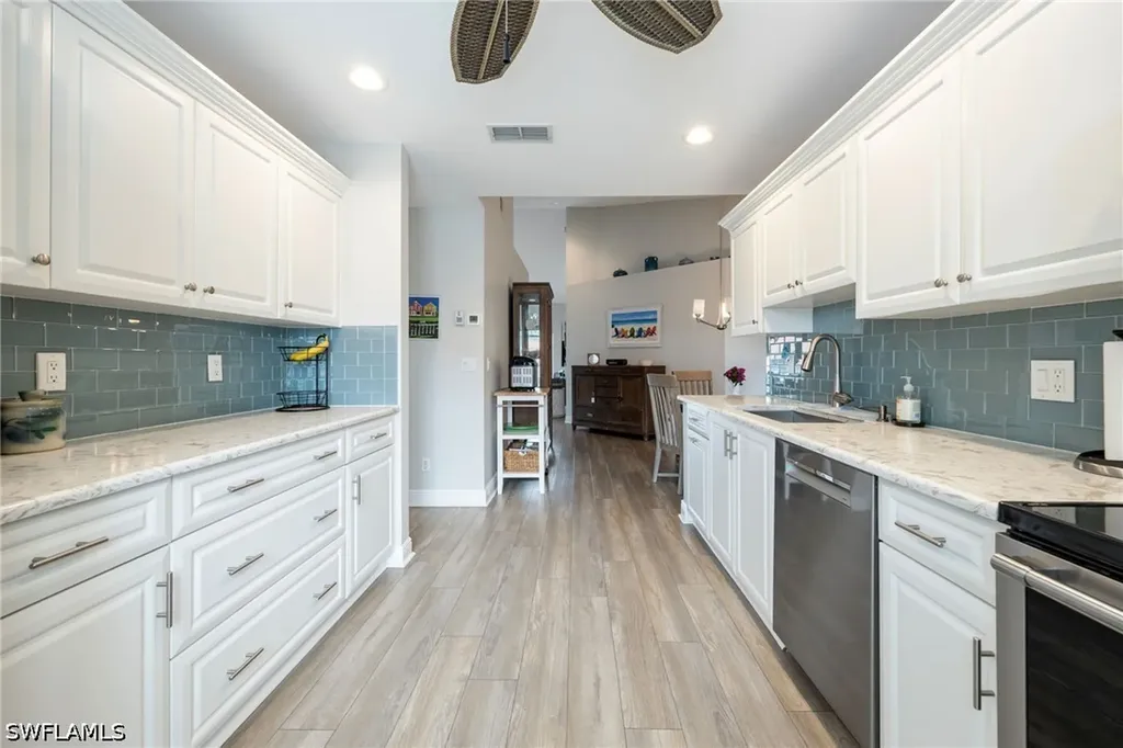 624 Windsor Square Naples FL 34104