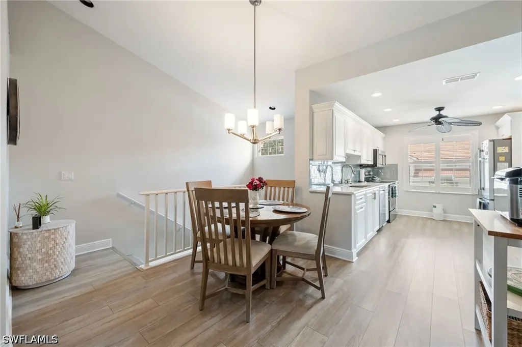 624 Windsor Square Naples FL 34104