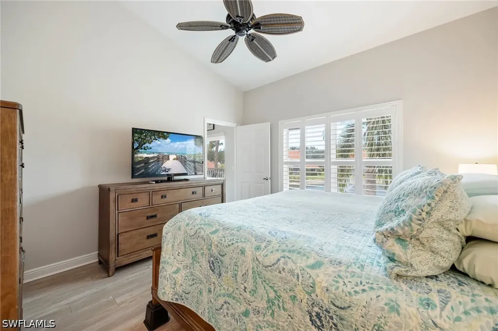 624 Windsor Square Naples FL 34104