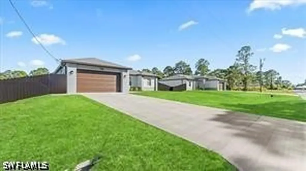 759 Silverstar Avenue S Lehigh Acres FL 33974