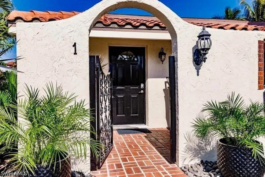 1455 Curlew Avenue Naples FL 34102