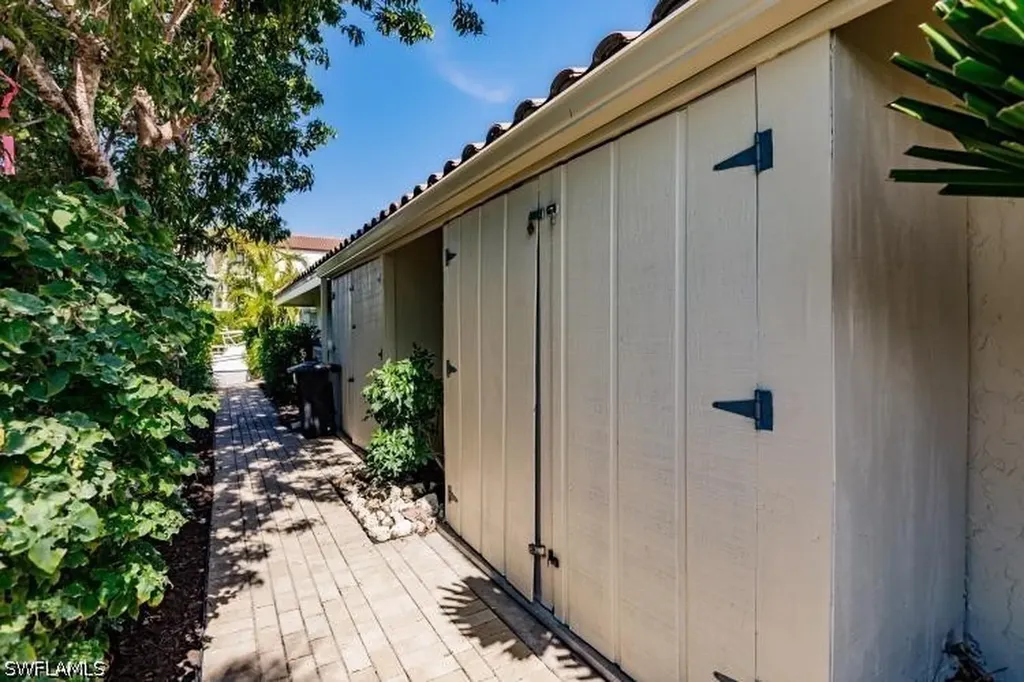 1455 Curlew Avenue Naples FL 34102