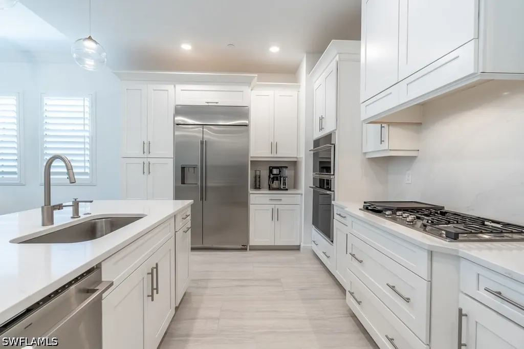 16364 Viansa Way Naples FL 34110