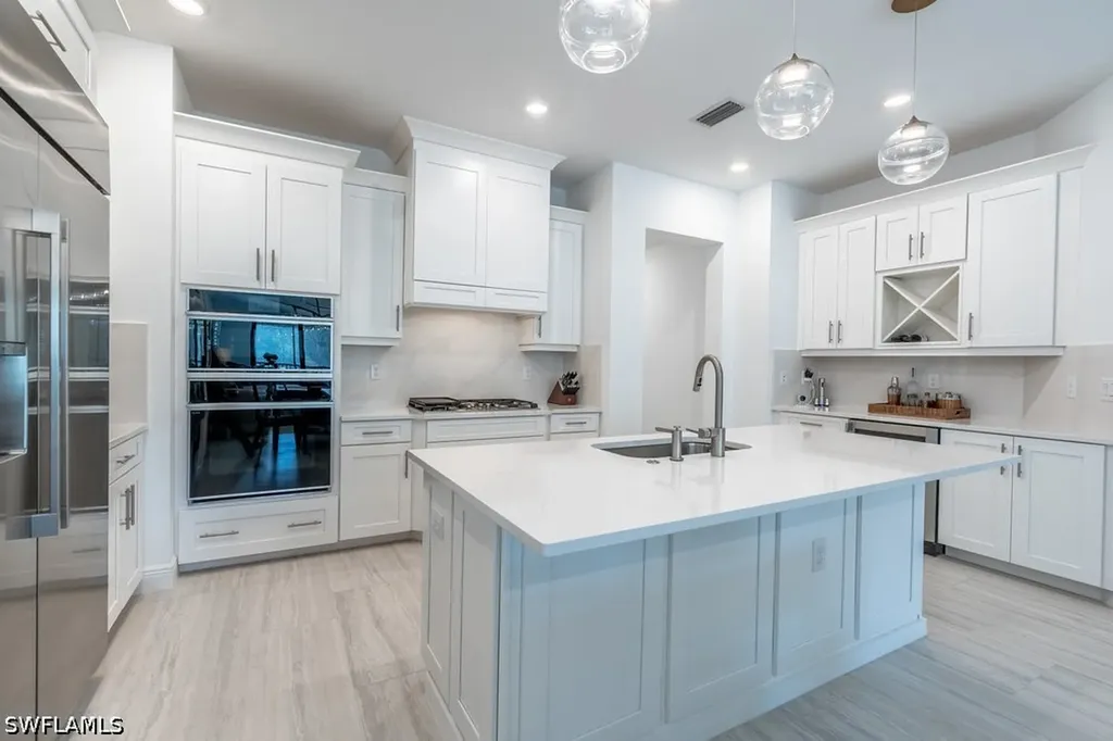 16364 Viansa Way Naples FL 34110