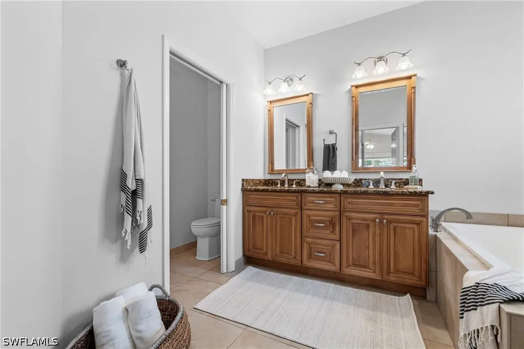 96 Glen Eagle Circle Naples FL 34104