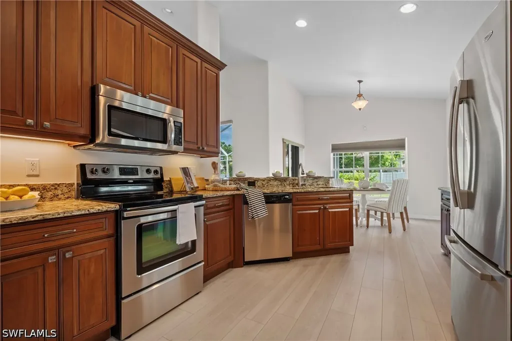 96 Glen Eagle Circle Naples FL 34104
