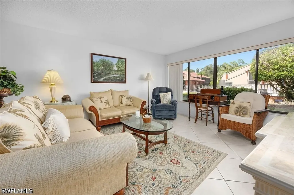 Naples FL, 114 Cypress Way E, Unit D3