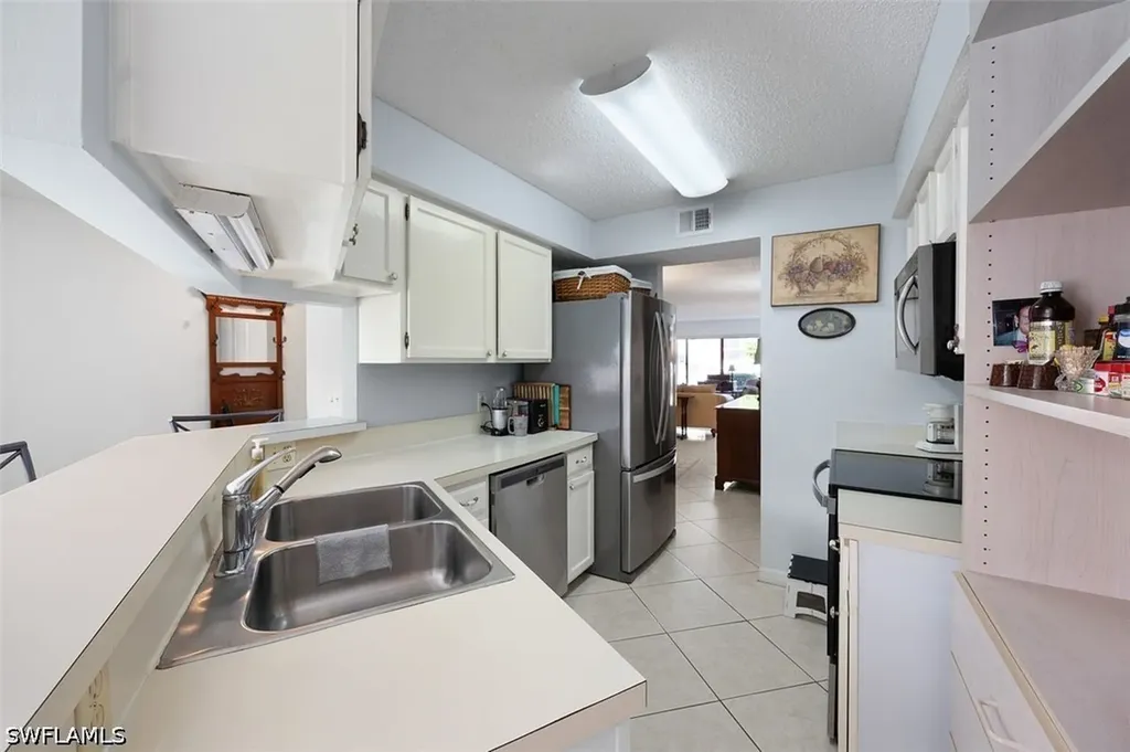 114 Cypress Way E Naples FL 34110