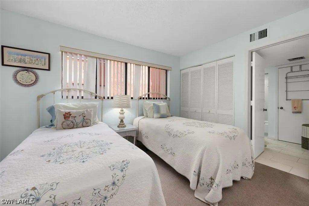 114 Cypress Way E Naples FL 34110