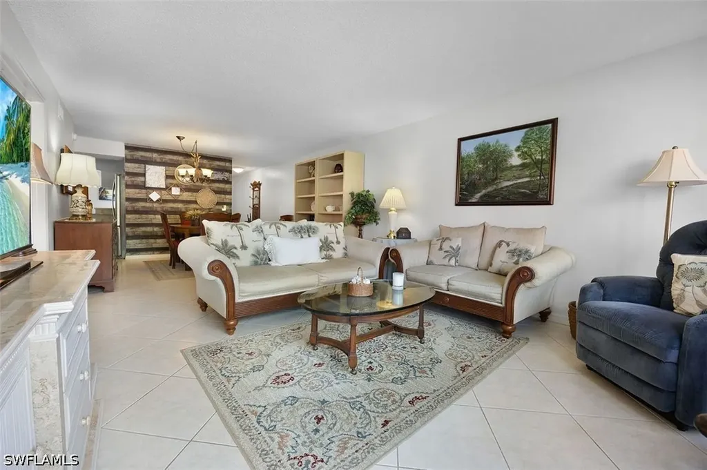 114 Cypress Way E Naples FL 34110