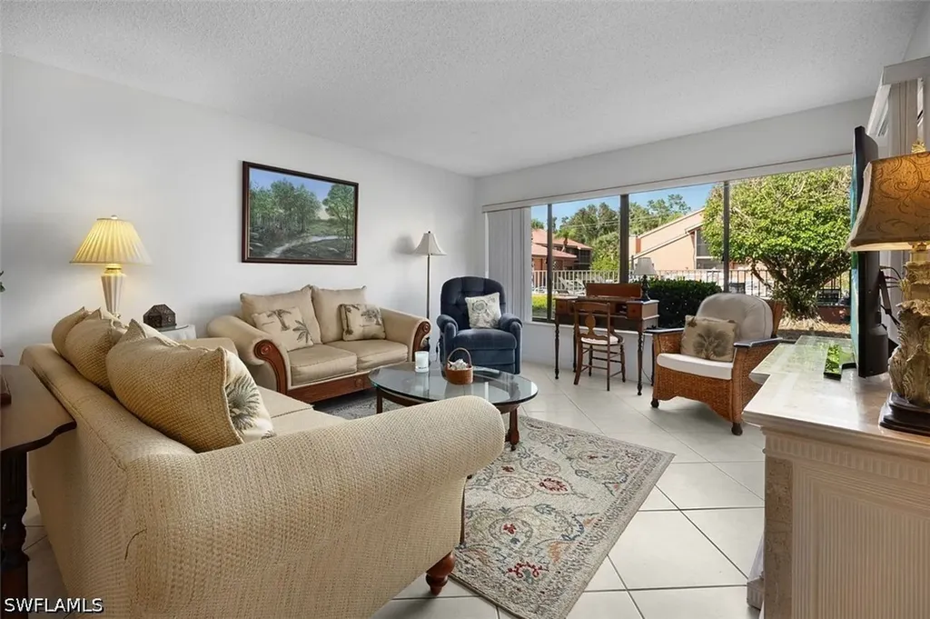 114 Cypress Way E Naples FL 34110