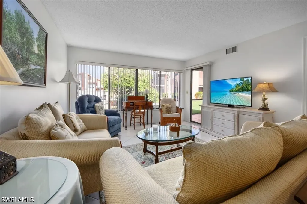 114 Cypress Way E Naples FL 34110