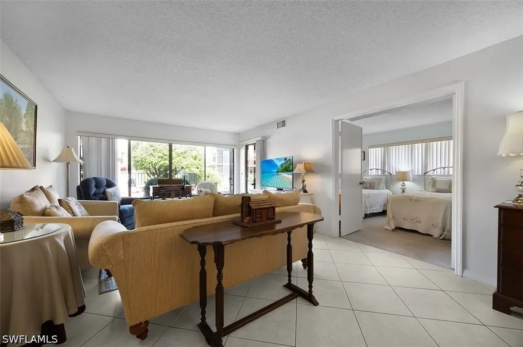 114 Cypress Way E Naples FL 34110