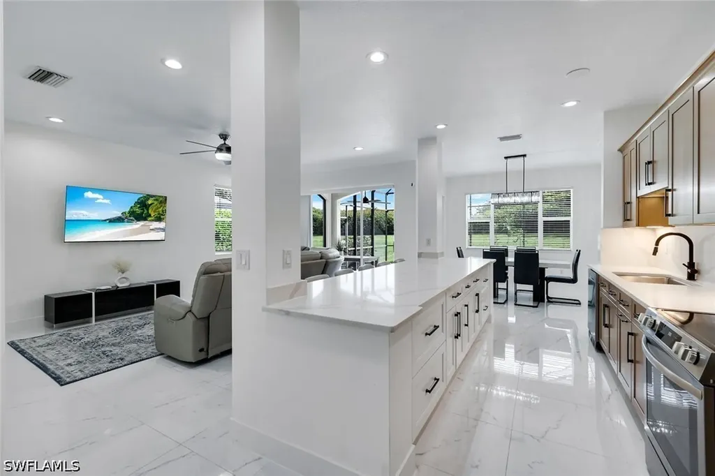 20370 Larino Loop Estero FL 33928