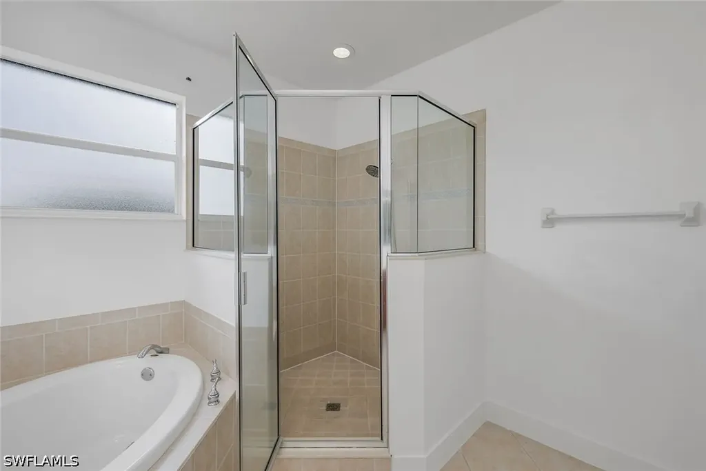 20370 Larino Loop Estero FL 33928