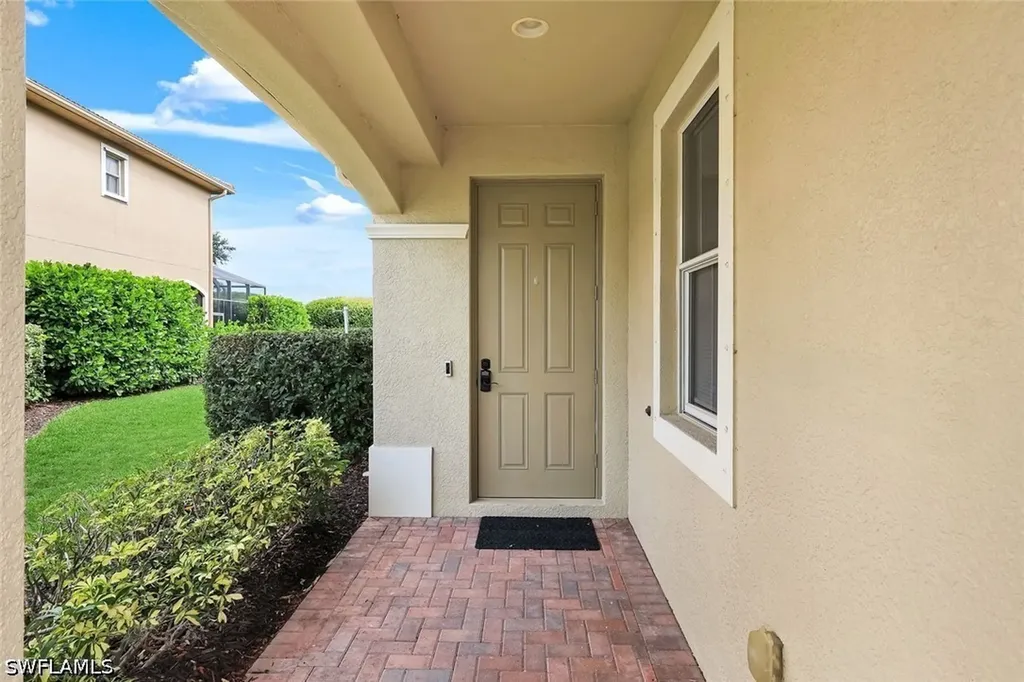 20370 Larino Loop Estero FL 33928