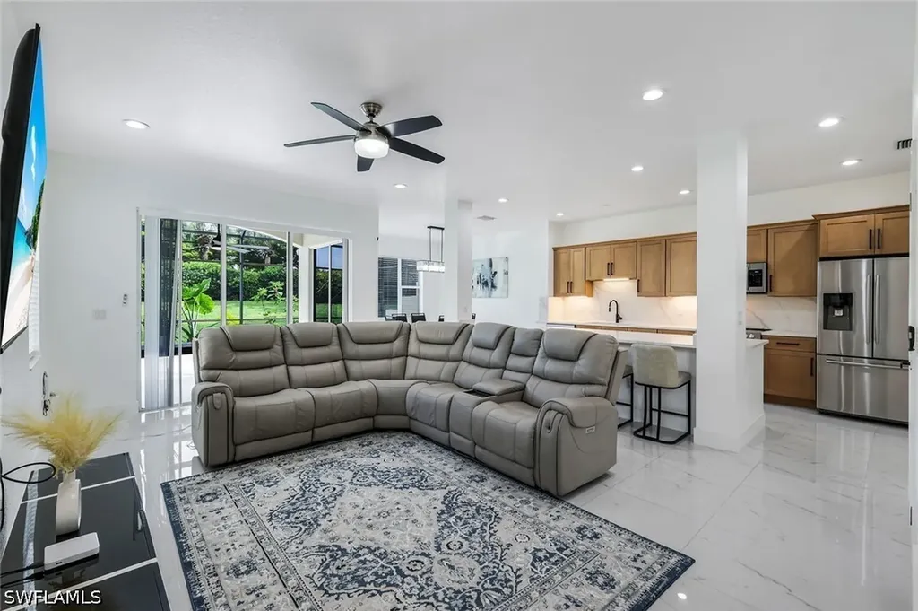 20370 Larino Loop Estero FL 33928