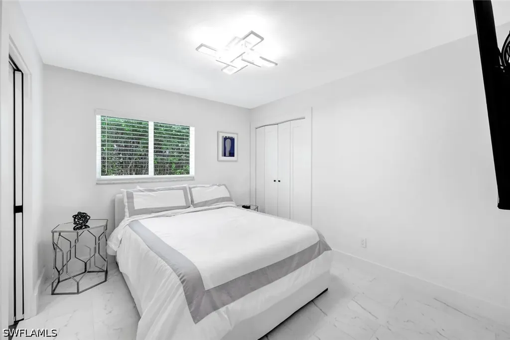 596 105th Avenue N Naples FL 34108
