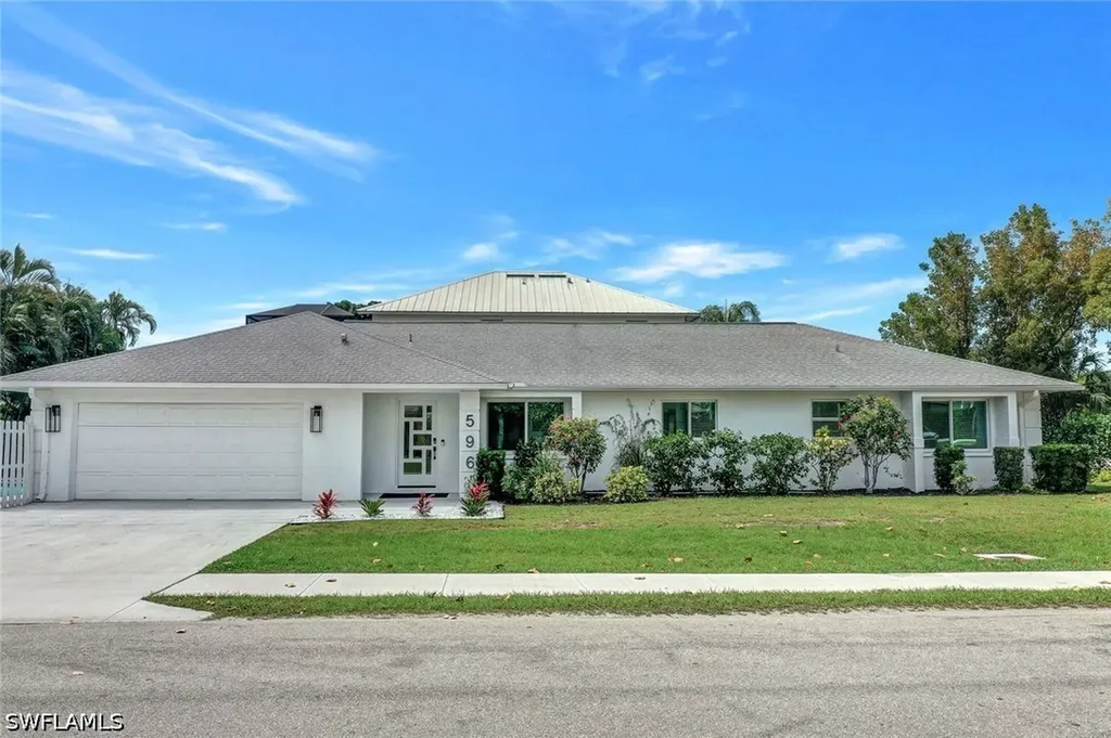 596 105th Avenue N Naples FL 34108