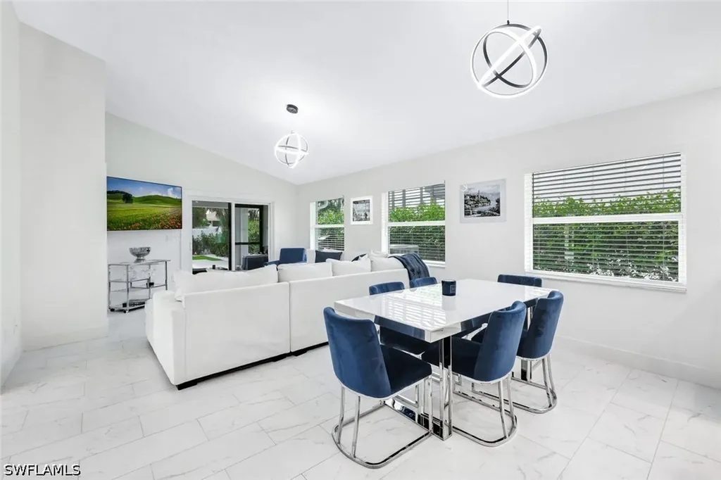 596 105th Avenue N Naples FL 34108