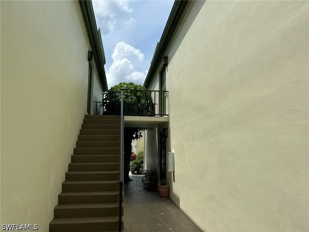104 Bob O Link Way Naples FL 34105