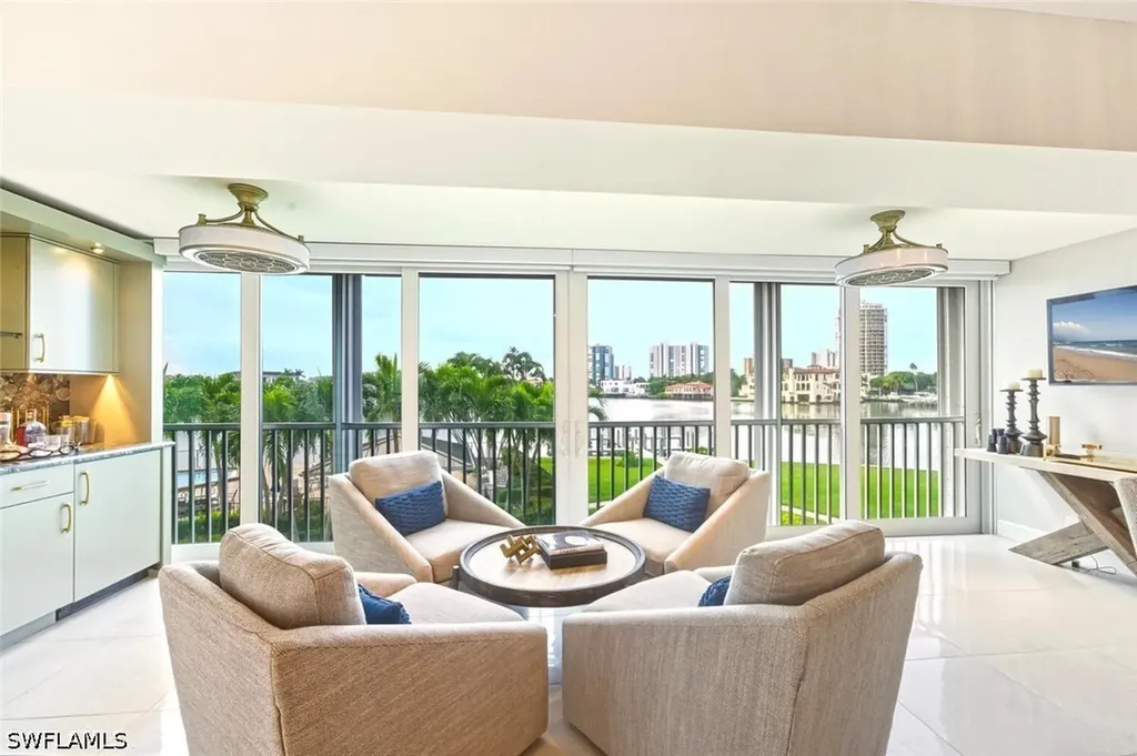 250 W Park Shore Drive Naples FL 34103