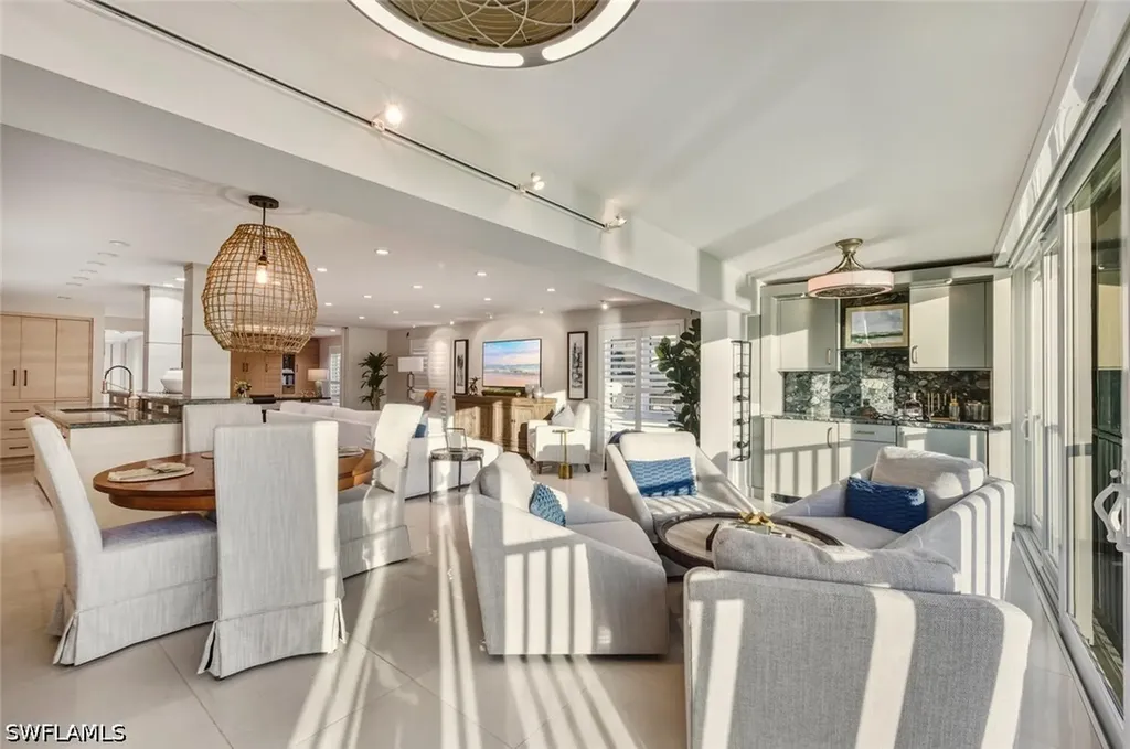 250 W Park Shore Drive Naples FL 34103