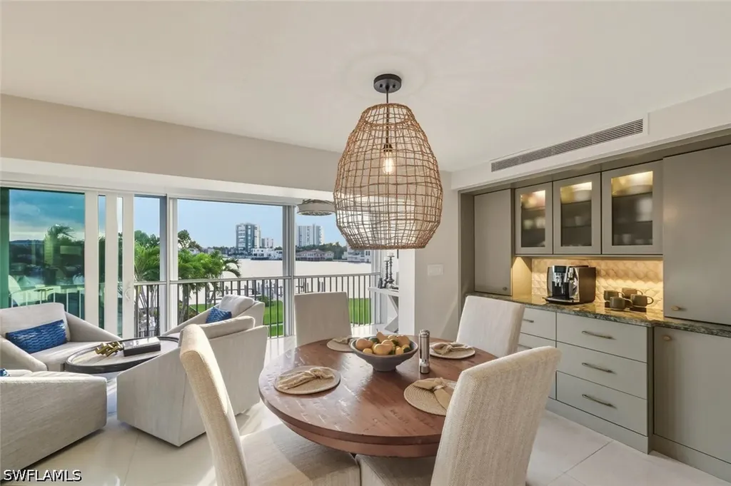 250 W Park Shore Drive Naples FL 34103