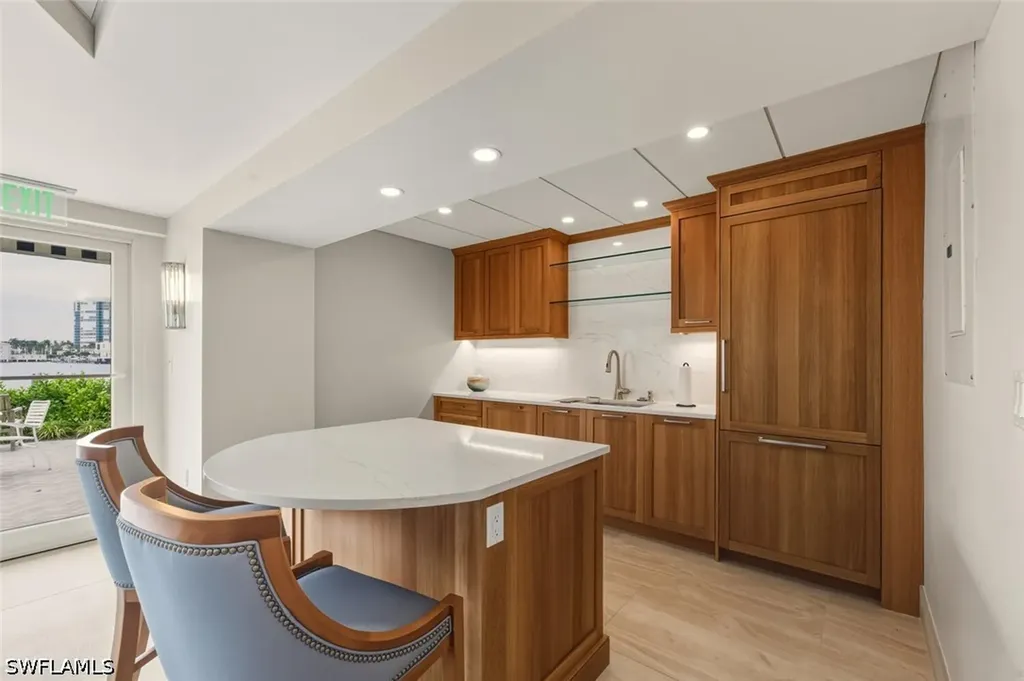 250 W Park Shore Drive Naples FL 34103