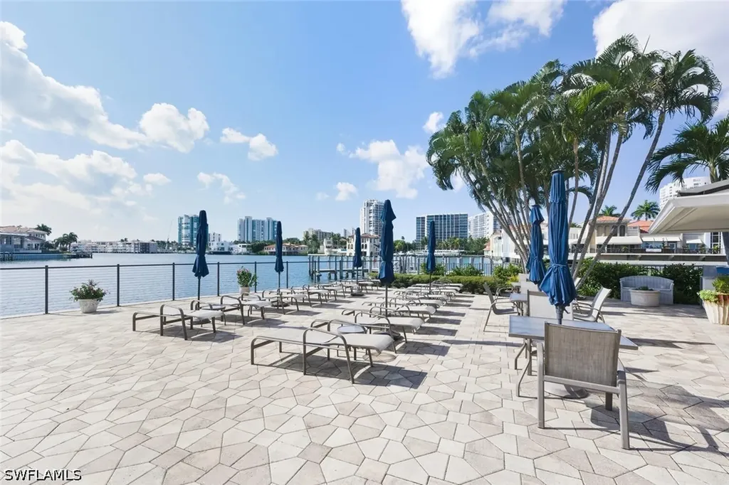 250 W Park Shore Drive Naples FL 34103