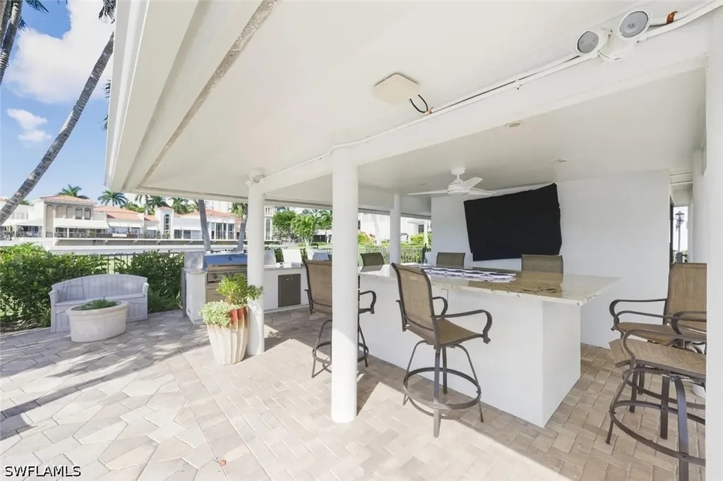 250 W Park Shore Drive Naples FL 34103